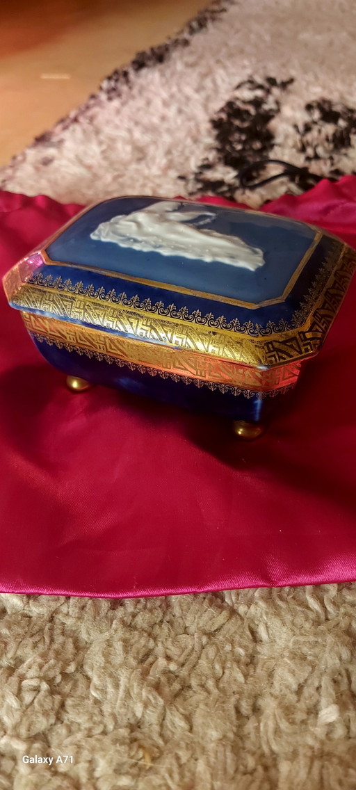Piccola scatola in porcellana di Limoges 