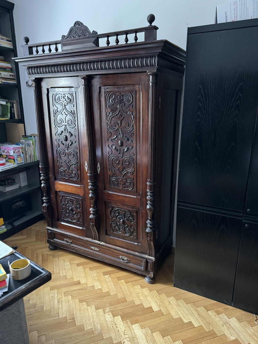 Armadio in Rovere Intagliato Stile Antico Revival Barocco