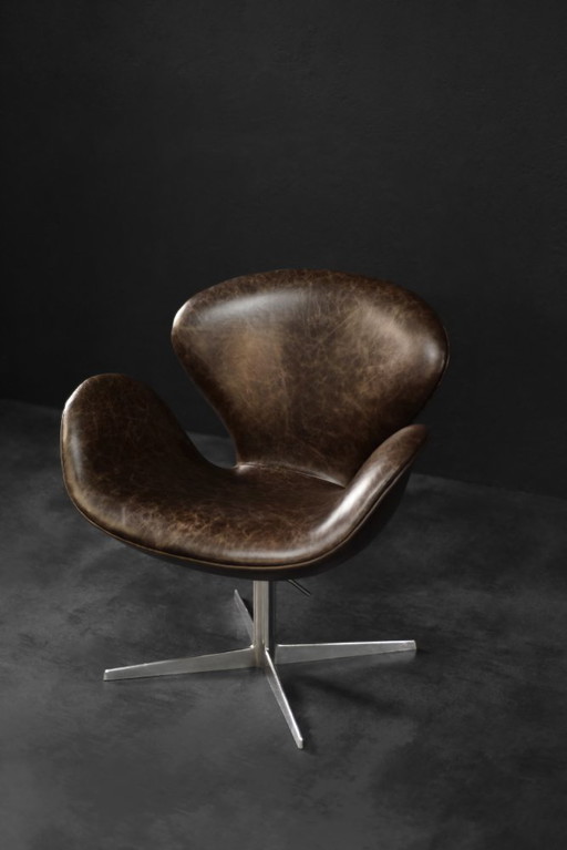 Mid-Century Danish Modern Brown Leather Swan Chair by Arne Jacobsen for Fritz Hansen, 1958