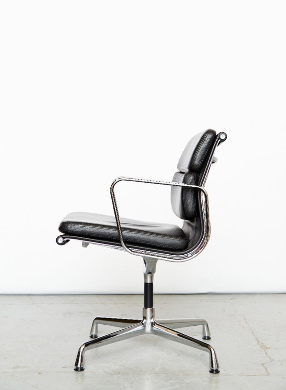 Image 1 of Charles & Ray Eames Chair EA 208 Chair for Vitra