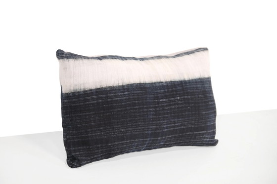 Batik Indigo Hemp Blue Cushion from the Hmong tribe – Pillows, Textile (photo 3 of 4)