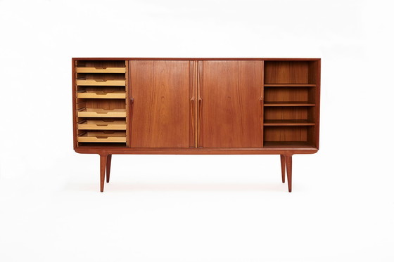 Image 1 of Modèle 19 Highboard Conçu par Gunni Omann pour Omann Jun Møbelfabrik, Danemark Années 1960