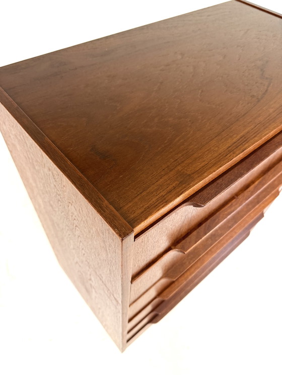 Image 1 of Commode vintage XL danoise en teck, années 60