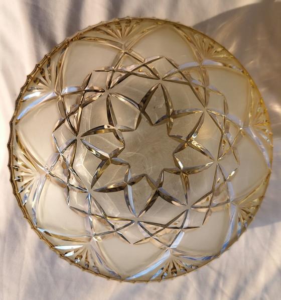 Image 1 of Een paar hoogwaardige vintage wand-/plafondlampen van loodkristal met stervormige slijping.