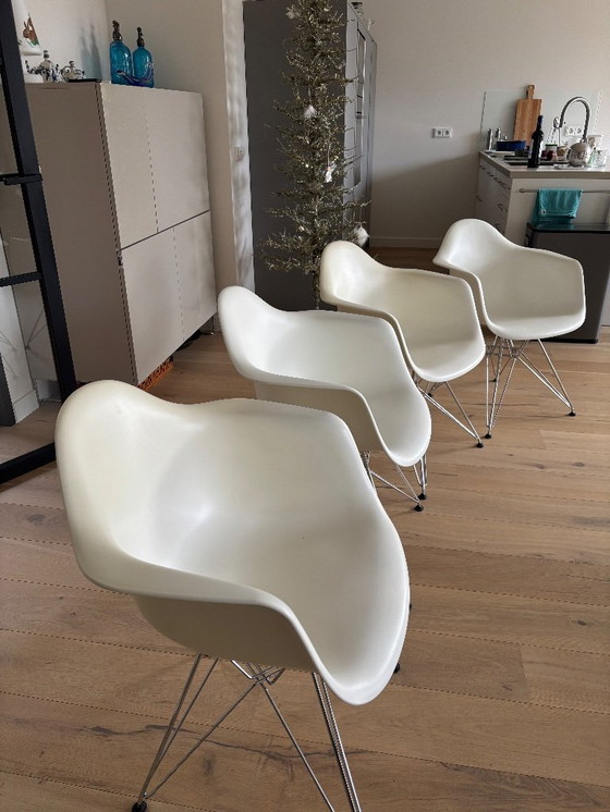 Image 1 of 4x Original Vitra Eamnes DAR chairs in good condition