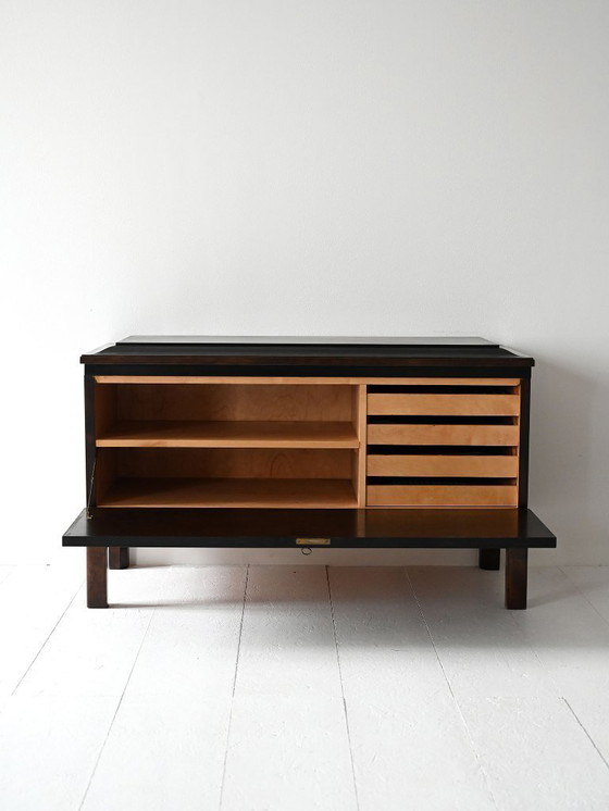 Image 1 of Aparador Art Déco escandinavo de madera de nogal de la década de 1930