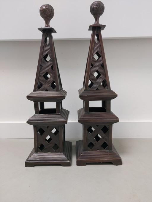 2 Pieces of Metal Obelisk