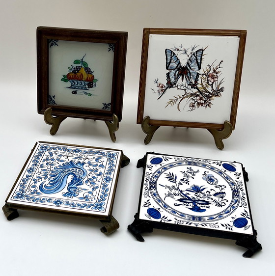 Image 1 of Four framed ceramic tiles – Delft/Makkum style – Hand-painted – Netherlands, 20th century