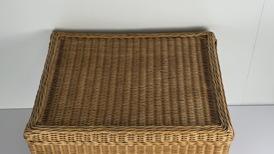 Image 1 of Table basse vintage en rotin avec tiroir table de chevet / table d'appoint