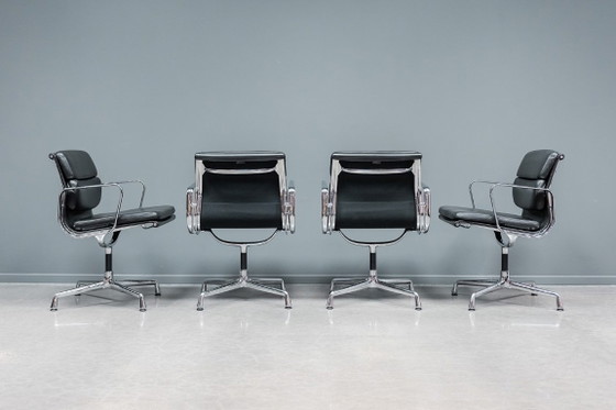 Image 1 of Chaises Eames EA208 Softpad, 15x