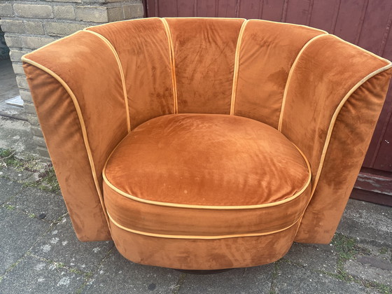 Image 1 of Stile retrò chic: splendido set di poltrone "a fiore" in velluto arancione di Dutchbone.