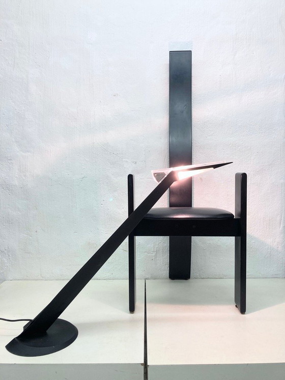 Image 1 of Italiaanse halogeen tafellamp jaren 80 90 design postmodern ruimtetijdperk