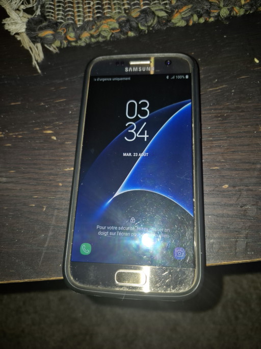 Nokia 2630 Samsung A7 – cadeaus, Metal, Plastic (photo 2 of 6)