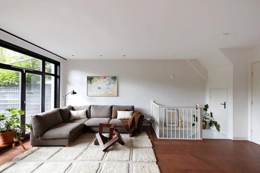 Maßgefertigtes Sofa & handgeknüpfter marokkanischer Teppich – wunderschöne Unikate