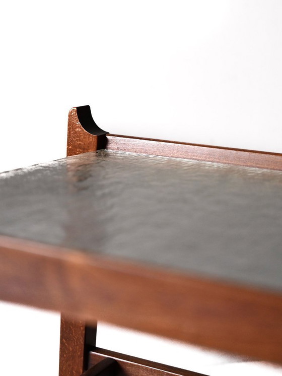 Image 1 of Pareja de mesas auxiliares escandinavas de caoba de los años 40