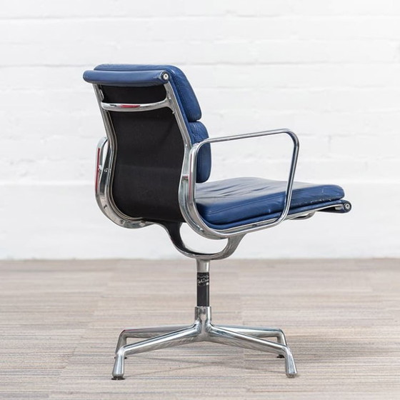 Image 1 of Vitra Ea208 Soft Pad Vergaderstoel
