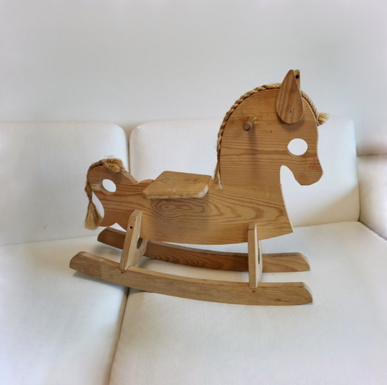 Image 1 of MASSIVHOLZPFERD - WIPPE