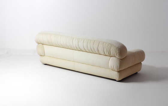Image 1 of Lussuoso divano a 3 posti in tessuto color vaniglia, Italia anni '70