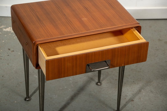Image 1 of Comodini italiani in teak con dettagli in ottone. Circa 1970.