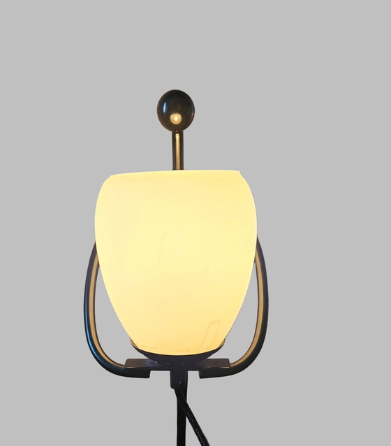 Image 1 of Lampada da tavolo dal design giocoso – Metallo figurativo e vetro opaco