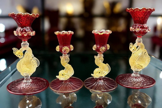 Image 1 of Murano - "Künstlerische Muranoglas-Kerzenhalter - Goldener Fisch und Rubinbecher (4er Set)