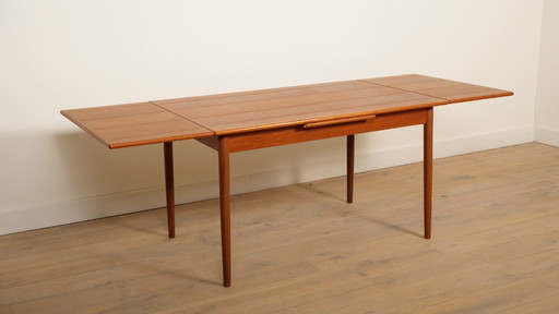 Vintage dining table | Extendable | Teak