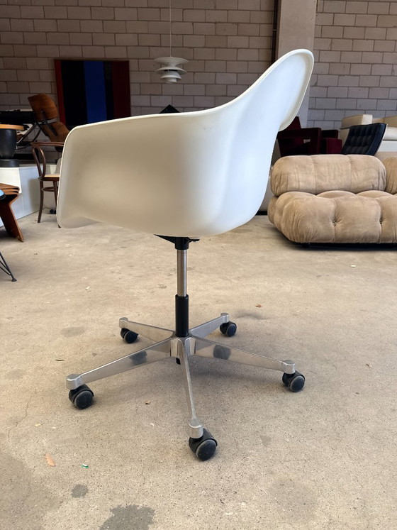 Silla de oficina Vitra Eames PACC – Sillas de oficina, Plastic, Aluminium (photo 10 of 13)