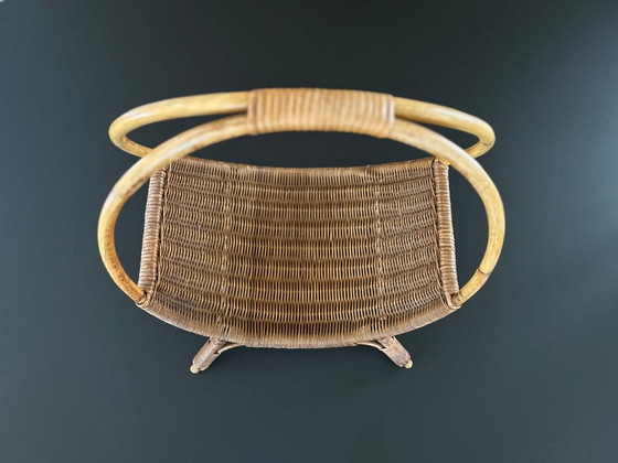 Image 1 of Vintage rotan en bamboe lectuurbak/krantenbak