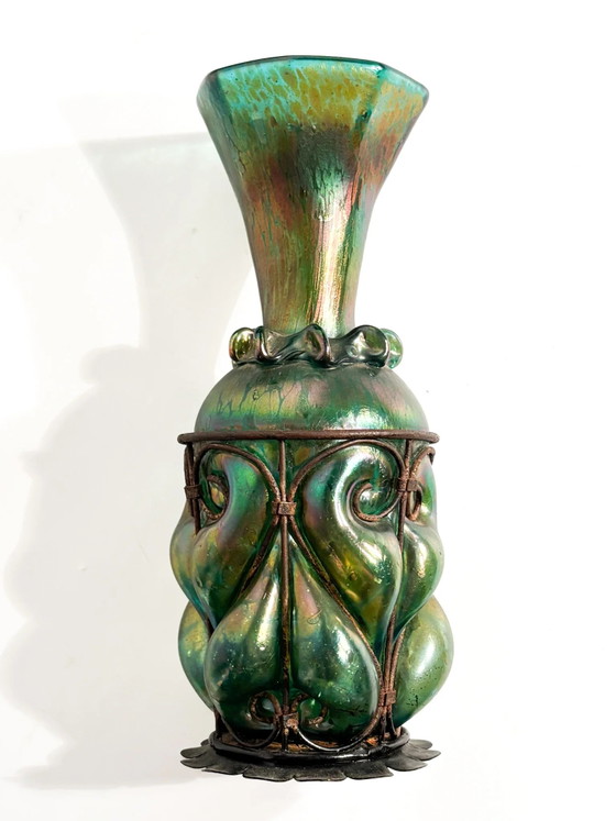 Pair of 1920s Loetz Glass and Wrought Iron Vases – Art Nouveau (photo 20 of 21)