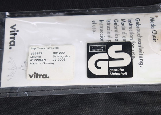 Image 1 of Silla Vitra Meda negra