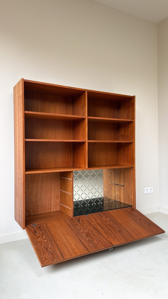 Image 1 of Mobiletto/libreria in legno d'epoca