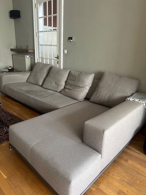 Divano lounge B&B Italia (2004) – grigio – sospensione perfetta – disposizione angolare