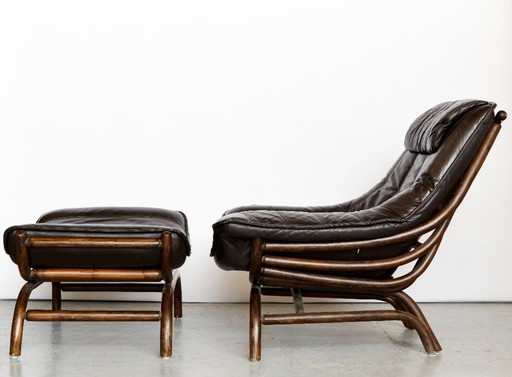 Fauteuil en voetenbank van bamboe en leer