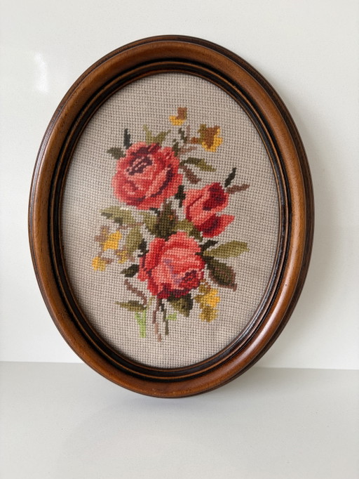 Bordado antiguo enmarcado con rosas – wanddecoratie, Textile, Wood