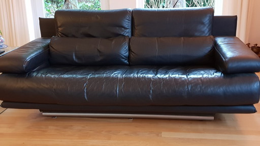 2 persoons in zeer goede staat verkerende zwartleren bank Rolf Benz 6500