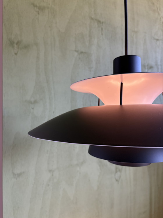 Image 1 of Louis Poulsen PH5 Neues Modell Monochrom