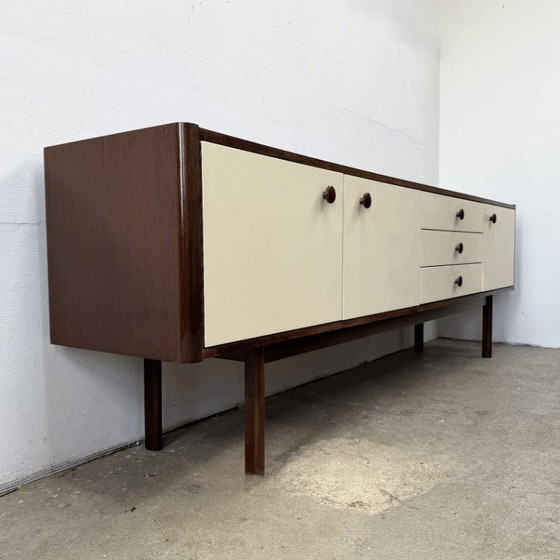 Credenza Mid Century Modern in legno e crema, Credenze, MDF, Marrone (foto 2 di 10)