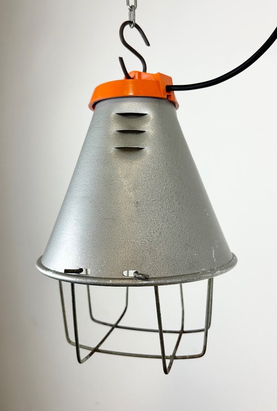 Image 1 of Lampada a sospensione in alluminio grigio industriale, anni '70