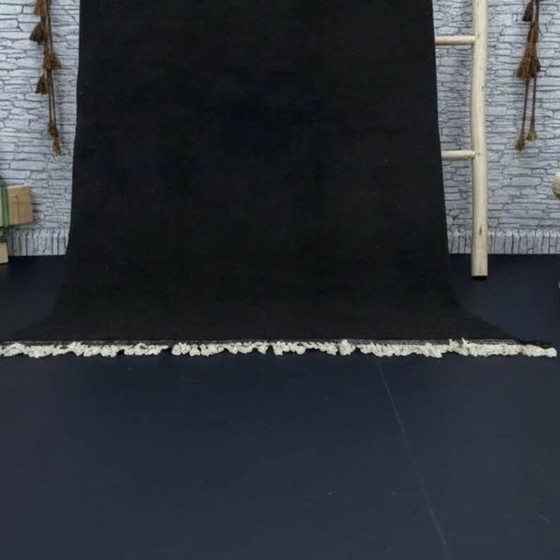 Eenvoudig zwart handgemaakt wollen vloerkleed 250cm x 150cm – Vloerkleden en tapijten, Wool, Modern (photo 3 of 9)