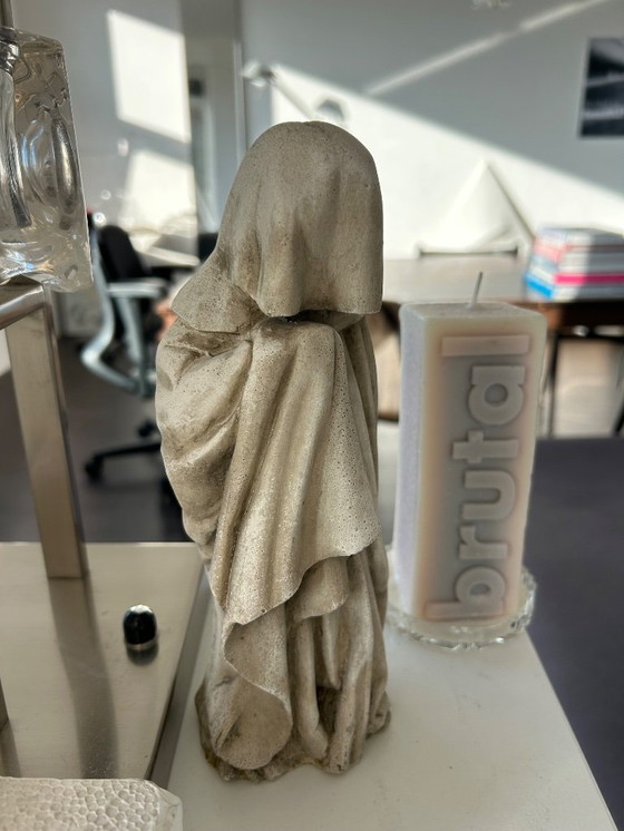 Image 1 of Beeld Rouwklager Pleurant