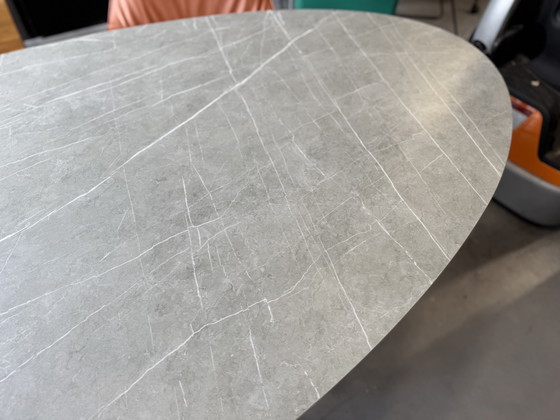 Image 1 of Harvink Fier dining table Ceramic Top