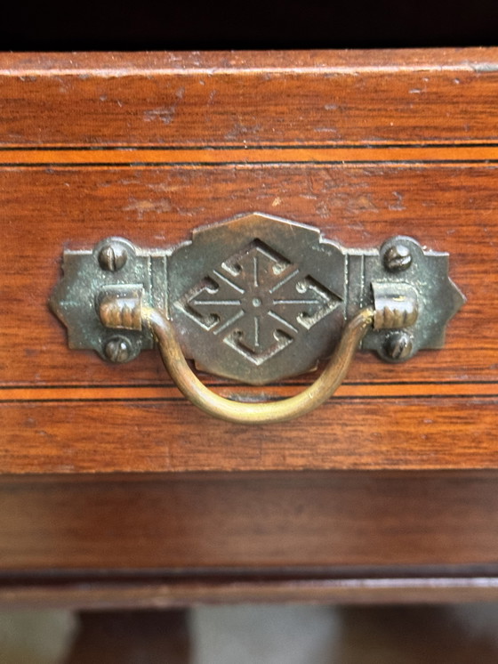 Image 1 of Vetrina in mogano massello | 1890–1900 | Neorinascimentale / Art Nouveau | Intarsi ovunque!