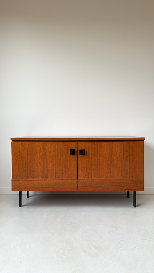 Vintage houten dressoir van het Duitse merk Mussterring