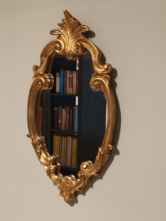 Image 1 of Miroir à crête dans un cadre doré de style baroque