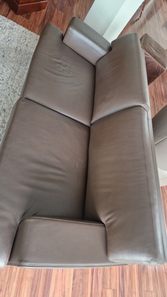 Zwei braune Ledersofas, Sitzecke, Holz (Foto 14 von 14)