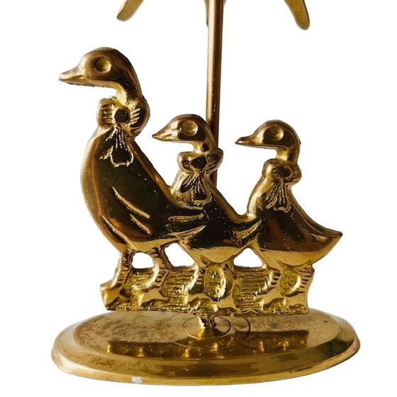 Image 1 of Figurine vintage en laiton canards parapluie 1970
