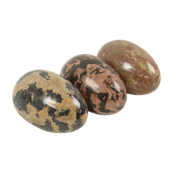 Image 1 of 3 uova grandi in marmo massiccio