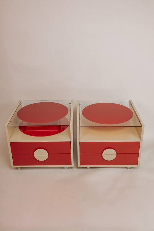 Set aus roten und weißen Nachttischen im Space-Age-Stil aus Italien, 1960er Jahre