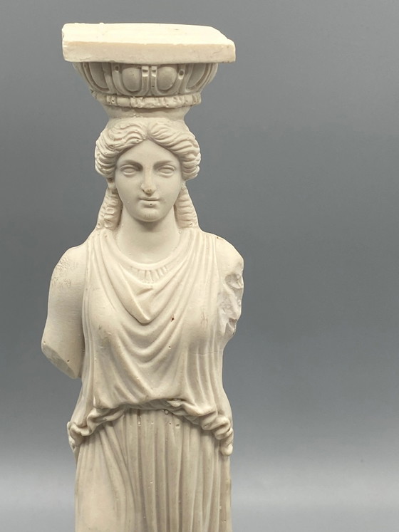 Kariatide in gereconstitueerd albast – naar het Erechtheion – circa – Beeldhouwkunst (photo 5 of 10)