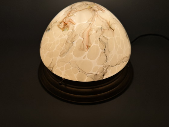 Image 1 of Vintage gemarmerde plafondlamp – elegantie in glas en messing